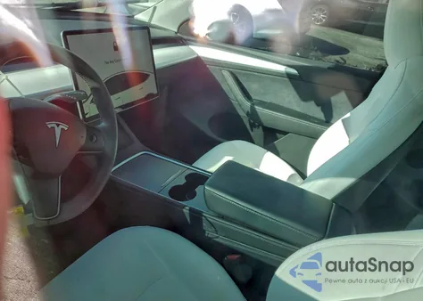 2024 Tesla Model Y из США, поврежденный, VIN 7SAYGDED2RF041734